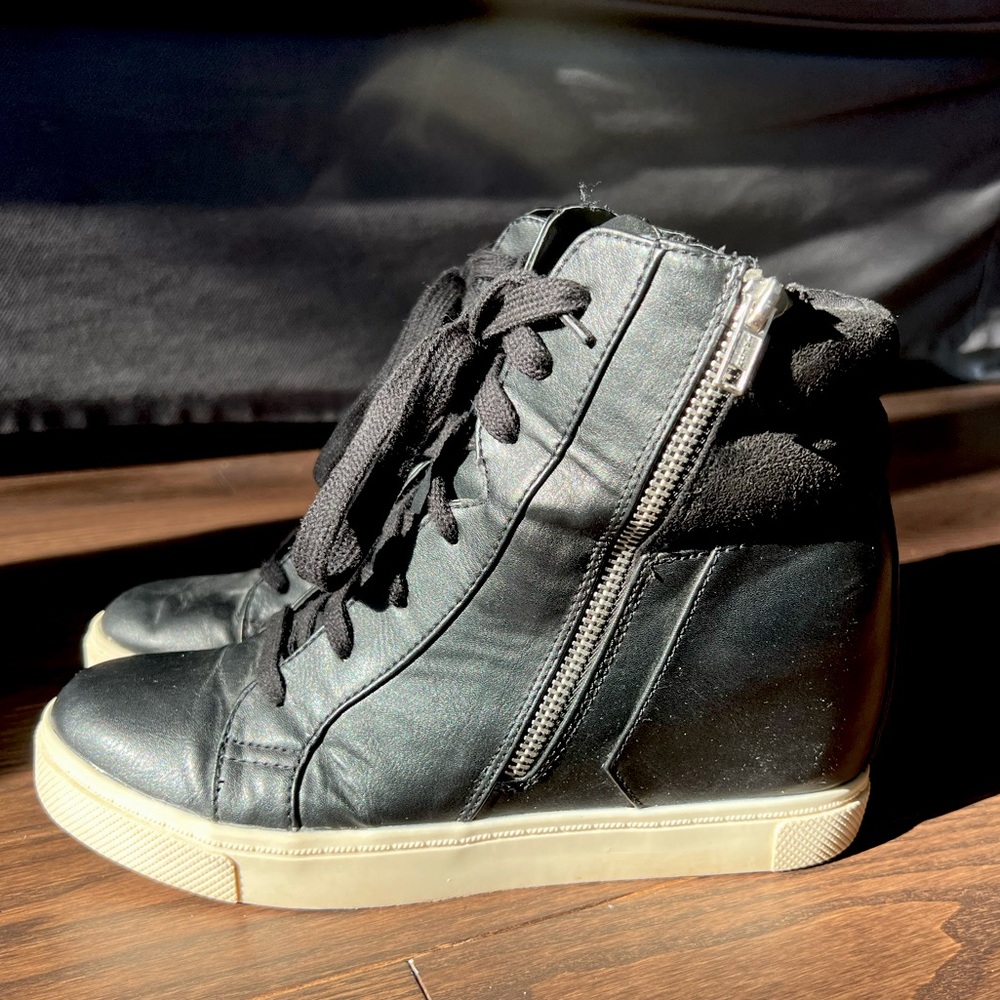 SO Heeled Black Sneakers
